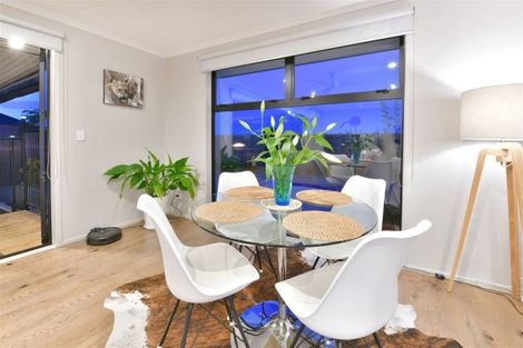 Photo of property in 32 Woodridge Drive, Stanmore Bay, Whangaparaoa, 0932