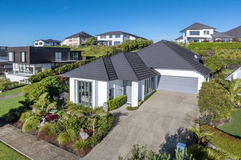 Photo of property in 96 Arran Point Parade, Orewa, 0931