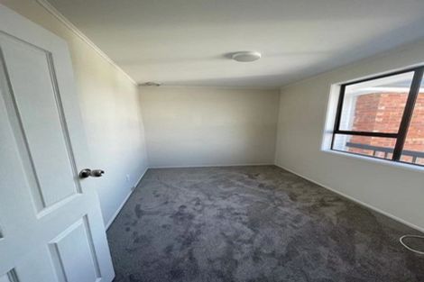 Photo of property in 128 Cobham Crescent, Kelston, Auckland, 0602