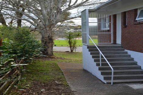 Photo of property in 2/21 Waverley Avenue, Glenfield, Auckland, 0629