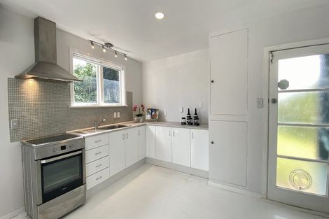 Photo of property in 12 Utting Street, Birkdale, Auckland, 0626