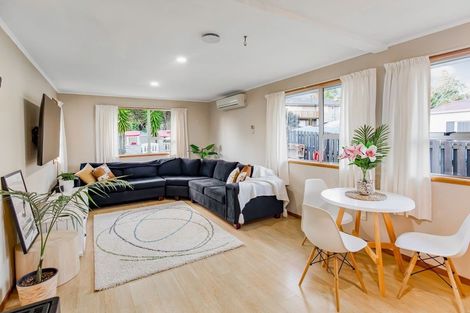 Photo of property in 4 Albemarle Place, Massey, Auckland, 0614