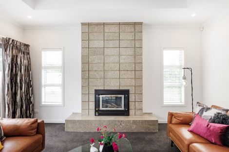 Photo of property in 1 Montgomery Terrace, Hokowhitu, Palmerston North, 4410