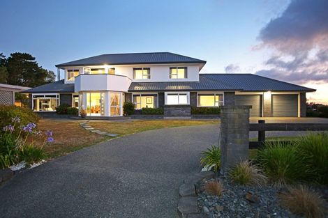 Photo of property in 61 Whatapaka Road, Karaka, Papakura, 2580