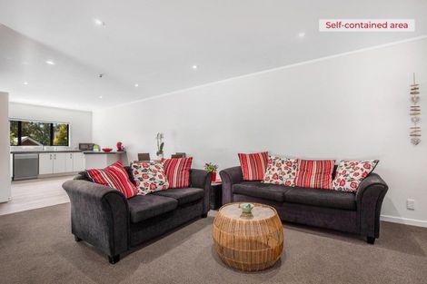 Photo of property in 3 Oak Avenue, Paremata, Porirua, 5024