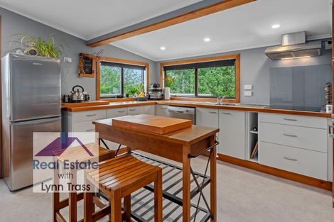 Photo of property in 9 Mountain View Road, Hikurangi, 0114