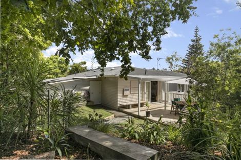 Photo of property in 8 Shanaway Rise, Hillcrest, Auckland, 0627