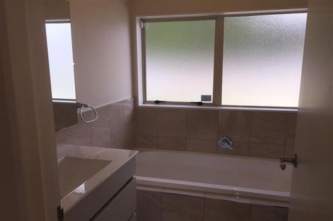 Photo of property in 39 Waimoko Glen, Swanson, Auckland, 0612