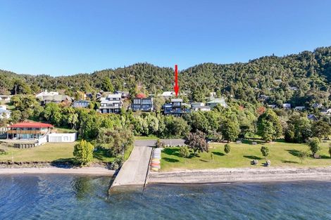 Photo of property in 21 Waiparemo Crescent, Pukawa Bay, Turangi, 3381