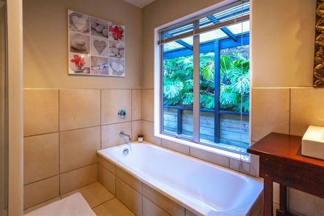 Photo of property in 12 Ailsa Place, Tairua, 3508