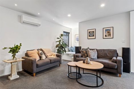 Photo of property in 17 Drayton Drive, Mount Pleasant, Christchurch, 8081