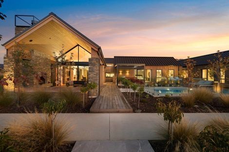 Photo of property in 14 Deans Drive, Wanaka, 9305