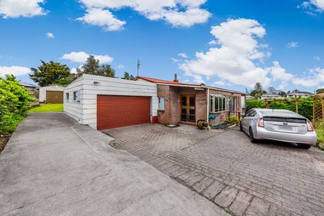 Photo of property in 10 Albertson Place, Manurewa, Auckland, 2102