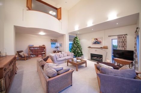 Photo of property in 51 The Strand, Fitzherbert, Palmerston North, 4410