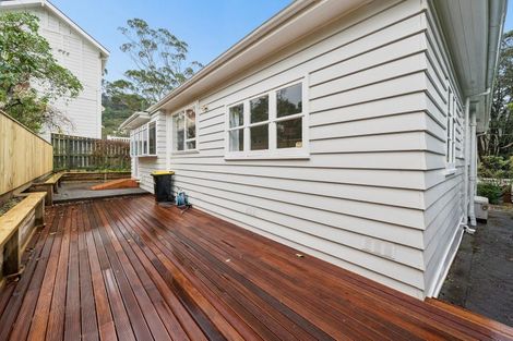 Photo of property in 6 Station Road, Khandallah, Wellington, 6035