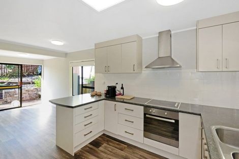 Photo of property in 2 Montclair Rise, Browns Bay, Auckland, 0630