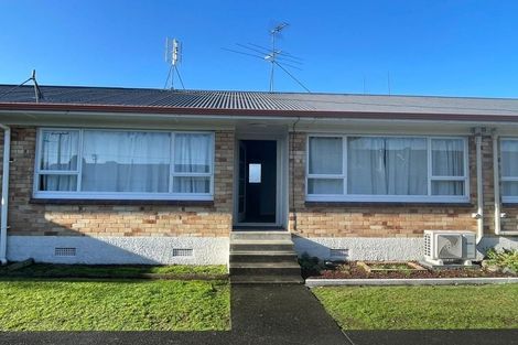 Photo of property in 3/37 Clevedon Road, Papakura, 2110
