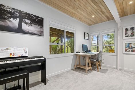Photo of property in 93 Wood Bay Road, Titirangi, Auckland, 0604