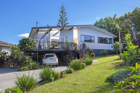 Photo of property in 173 Gossamer Drive, Pakuranga Heights, Auckland, 2010