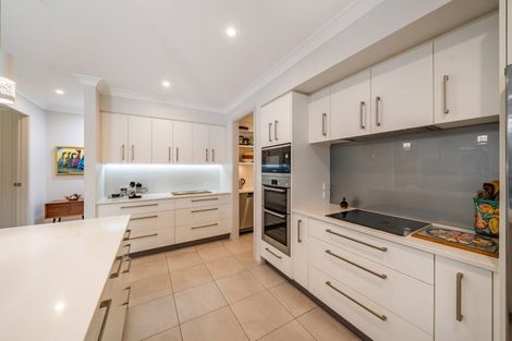 Photo of property in 6 Bateson Way, Heretaunga, Upper Hutt, 5018