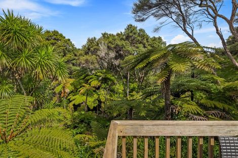 Photo of property in 2/30 Lagoon Way, West Harbour, Auckland, 0618