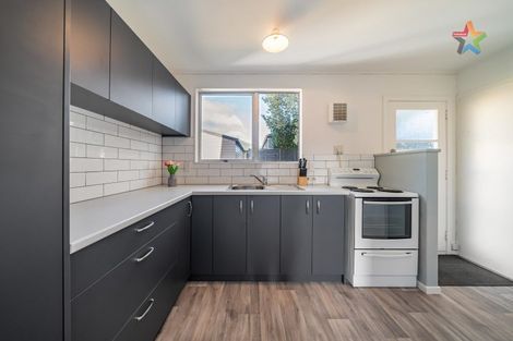 Photo of property in 6d Flock Grove, Fairfield, Lower Hutt, 5011