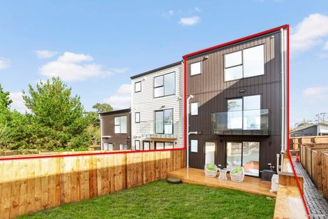 Photo of property in 6/105 Hobsonville Road, West Harbour, Auckland, 0618