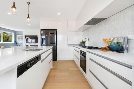 Photo of property in 19 Scarboro Terrace, Murrays Bay, Auckland, 0630