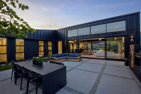 Photo of property in 8 Spring Hill Road, Kelvin Heights, Queenstown, 9300