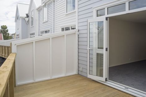 Photo of property in Pirie Street Townhouses, 28/35 Pirie Street, Mount Victoria, Wellington, 6011