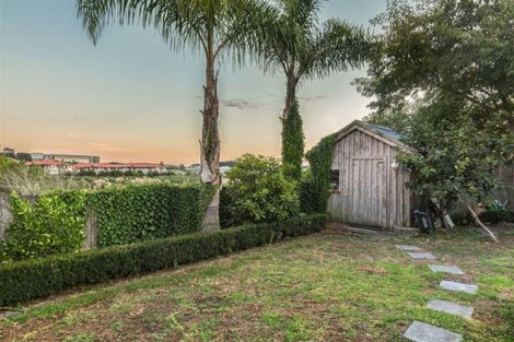 Photo of property in 14g Baulcomb Parade, Windsor Park, Auckland, 0632