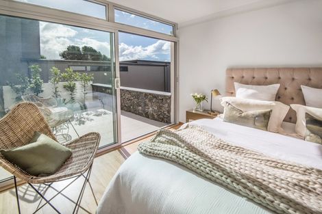 Photo of property in 31 Kitchener Road, Takapuna, Auckland, 0622