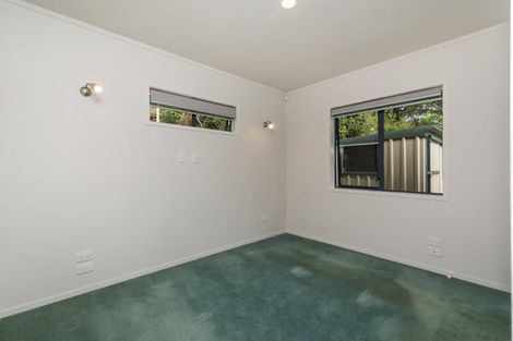 Photo of property in 11 Canary Place, Unsworth Heights, Auckland, 0632
