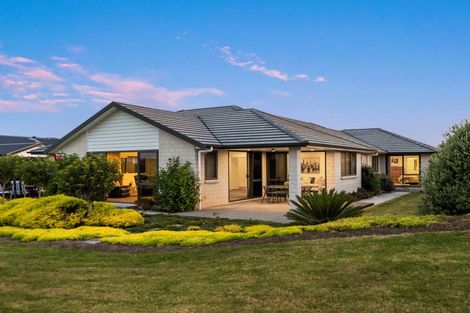 Photo of property in 61 Montia Close, Papamoa Beach, Papamoa, 3118