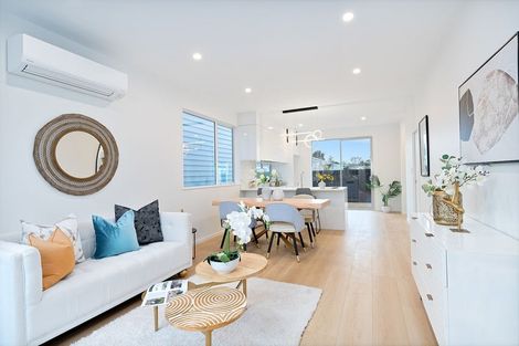 Photo of property in 80d Matipo Road, Te Atatu Peninsula, Auckland, 0610