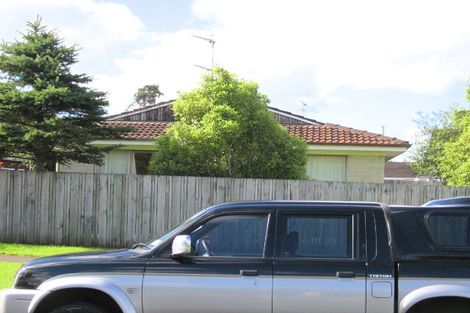 Photo of property in 2/7 Jern Place, Eastern Beach, Auckland, 2012