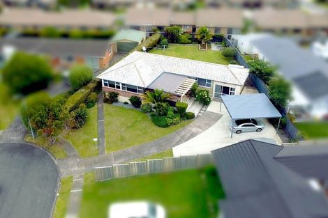 Photo of property in 13 Quibray Place, Botany Downs, Auckland, 2010