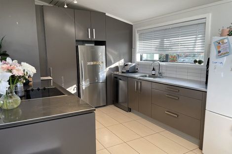 Photo of property in 67 Totara Road, Te Atatu Peninsula, Auckland, 0610