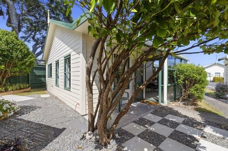 Photo of property in 2/70 Whiteley Street, Moturoa, New Plymouth, 4310