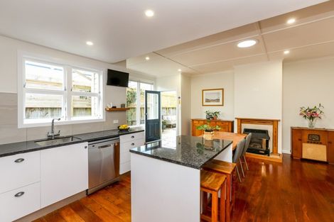 Photo of property in 204a Tukapa Street, Westown, New Plymouth, 4310
