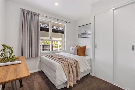 Photo of property in 3 Ussher Place, Pakuranga Heights, Auckland, 2010