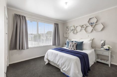 Photo of property in 15 Victory Crescent, Tawa, Wellington, 5028