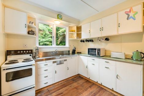 Photo of property in 4 Powell Road, Kelson, Lower Hutt, 5010