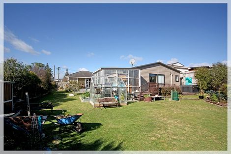 Photo of property in 8 Huia Street, Foxton Beach, Foxton, 4815