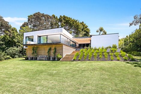 Photo of property in 17 Rangimaarie Crescent, Snells Beach, 0920