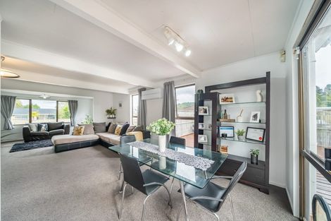 Photo of property in 1 Garth Lane, Maoribank, Upper Hutt, 5018