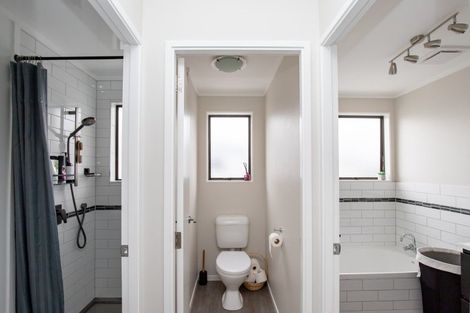 Photo of property in 20 Miller Place, Ngatea, 3503