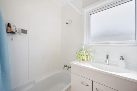 Photo of property in 143a Rongotai Road, Kilbirnie, Wellington, 6022