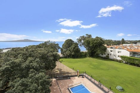 Photo of property in 4/5d The Promenade, Takapuna, Auckland, 0622