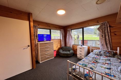 Photo of property in 1566 Lake Brunner Road, Inchbonnie, Kumara, 7875